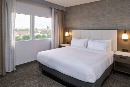 USA California Doubletree By Hilton Buena Park 15 dňový pobyt Raňajky Letecky Letisko: Praha October 2025 (28/10/25-11/11/25)