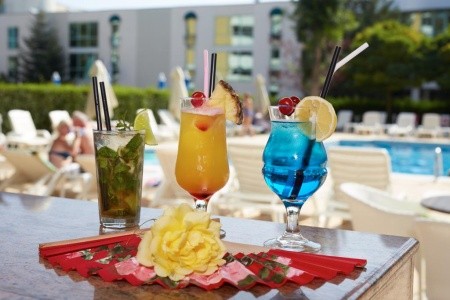 Bulharsko Slnečné Pobrežie Karlovo 15 dňový pobyt Raňajky Letecky Letisko: Košice July 2026 ( 7/07/26-21/07/26)