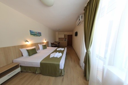 Bulharsko Slnečné Pobrežie Karlovo 15 dňový pobyt Raňajky Letecky Letisko: Košice July 2026 ( 7/07/26-21/07/26)