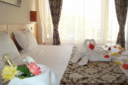 Bulharsko Slnečné Pobrežie Karlovo 15 dňový pobyt Raňajky Letecky Letisko: Košice July 2026 ( 7/07/26-21/07/26)