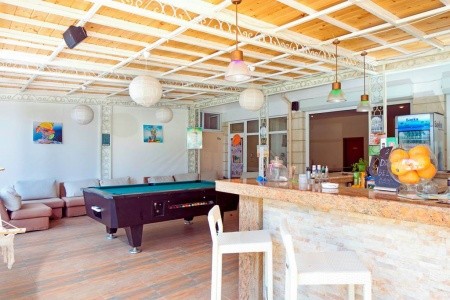 Bulharsko Slnečné Pobrežie Karlovo 15 dňový pobyt Raňajky Letecky Letisko: Košice July 2026 ( 7/07/26-21/07/26)