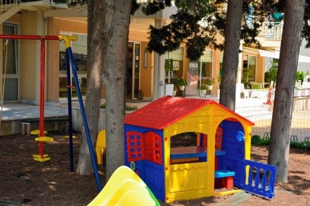 Bulharsko Slnečné Pobrežie Karlovo 15 dňový pobyt Raňajky Letecky Letisko: Košice July 2026 ( 7/07/26-21/07/26)