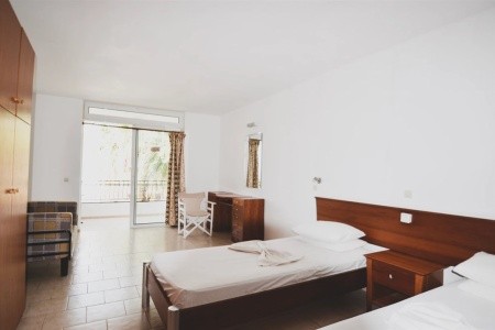 Coliseum Studios & Apartments - 7