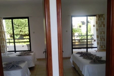 Coliseum Studios & Apartments - 10