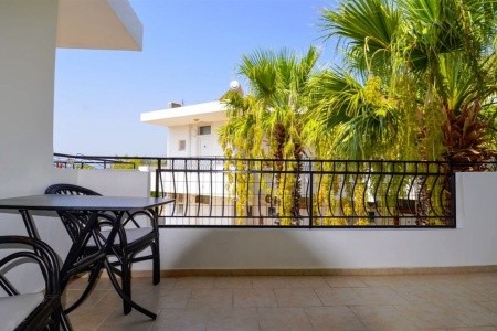 Coliseum Studios & Apartments - 13