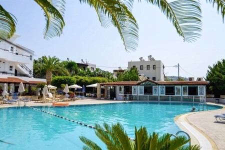 Coliseum Studios & Apartments - 19