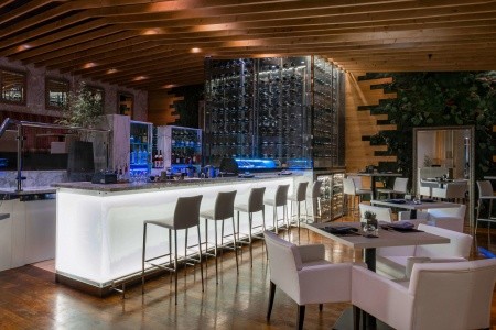 Katar Doha Hilton Doha 8 dňový pobyt Raňajky Letecky Letisko: Praha July 2026 (26/07/26- 2/08/26)