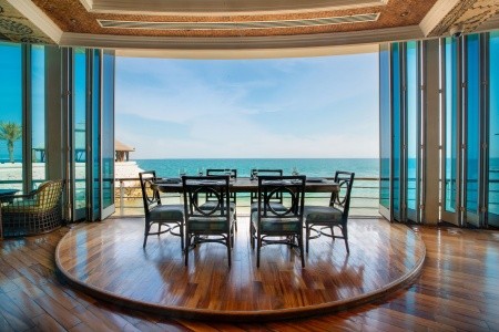 Katar Doha Hilton Doha 8 dňový pobyt Raňajky Letecky Letisko: Praha July 2026 (26/07/26- 2/08/26)