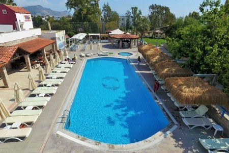 Tiana Beach Resort - 3