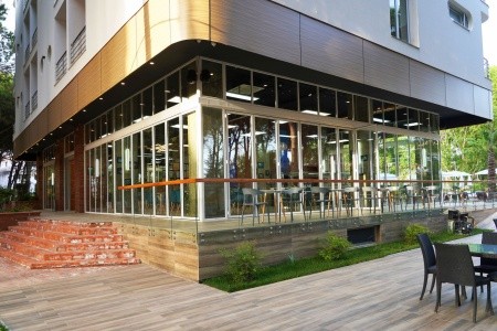 Albánsko Durrës Monaco Garden 8 dňový pobyt Raňajky Letecky Letisko: Praha September 2025 (19/09/25-26/09/25)