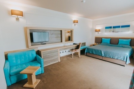 Bulharsko Slnečné Pobrežie Tiara Beach 15 dňový pobyt All Inclusive Letecky Letisko: Bratislava August 2026 (23/08/26- 6/09/26)