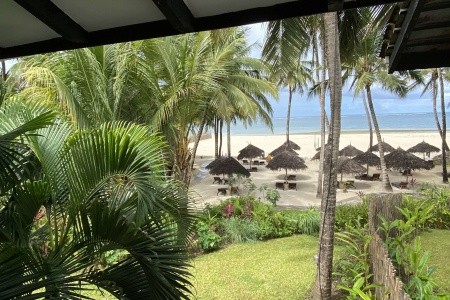 Keňa Diani Beach Pinewood Beach Resort 10 dňový pobyt Polpenzia Letecky Letisko: Viedeň October 2025 (18/10/25-27/10/25)