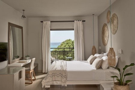 The Bay Hotel & Suites - 6