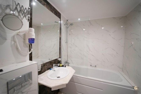 Bulharsko Zlaté Piesky Prestige Deluxe Aquapark Club 8 dňový pobyt All Inclusive Letecky Letisko: Bratislava July 2026 ( 2/07/26- 9/07/26)