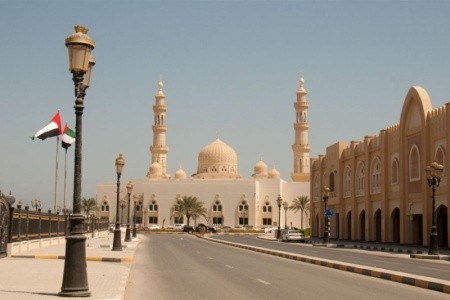 Spojené arabské emiráty Fujairah Fujairah Rotana Resort And Spa 5 dňový pobyt Raňajky Letecky Letisko: Praha June 2025 (15/06/25-19/06/25)