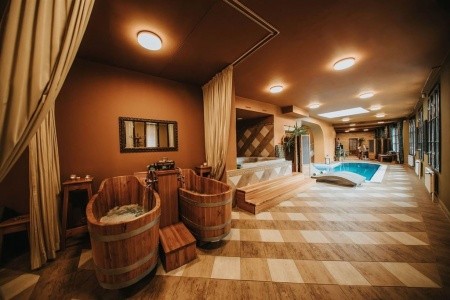 Česká republika Južné Čechy Růže 3 dňový pobyt Raňajky Vlastná January 2026 ( 7/01/26- 9/01/26)