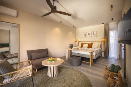 Chorvátsko Hvar Valamar Trim Sunny Apartments 12 dňový pobyt Polpenzia Letecky Letisko: Praha August 2025 (20/08/25-31/08/25)