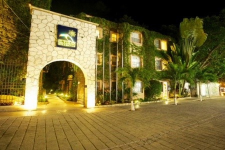 Tukan Hotel & Beach Club / Moongate - 2