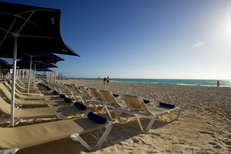 Tukan Hotel & Beach Club / Moongate - 3