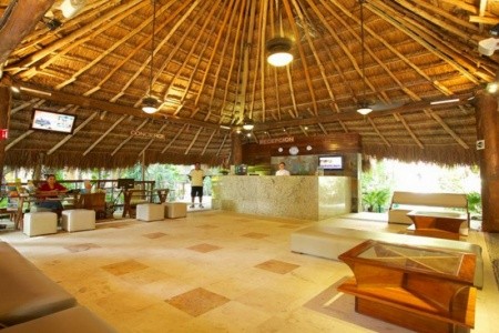 Tukan Hotel & Beach Club / Moongate - 11