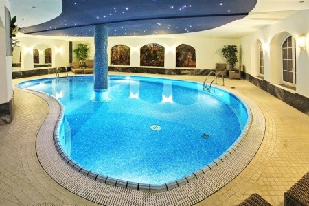 Parkhotel Kašperské Hory - Česká republika s vnitřním bazénem