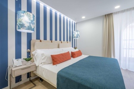 Španielsko Costa Del Sol Soho Boutique Urban 4 dňový pobyt Bez stravy Letecky Letisko: Viedeň July 2026 (28/07/26-31/07/26)