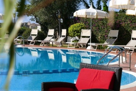 Taliansko Kalábria Residence Tirreno 7 dňový pobyt Polpenzia Letecky Letisko: Praha July 2026 ( 3/07/26- 9/07/26)