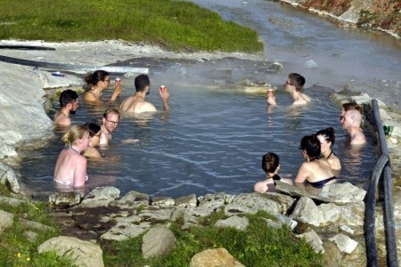 ISLAND 55+ s polární září nad hlavou - 11