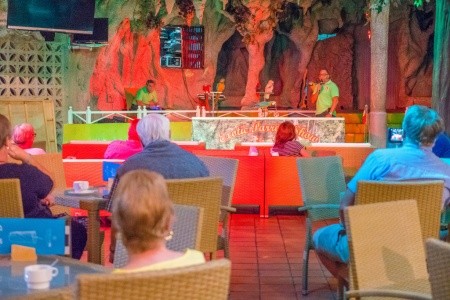 Kanárske ostrovy Tenerife Checkin Bungalows Atlántida 8 dňový pobyt Polpenzia Letecky Letisko: Viedeň jún 2023 ( 1/06/23- 8/06/23)