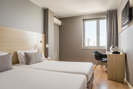 Portugalsko  Cliphotel Gaia Porto 3 dňový pobyt Raňajky Letecky Letisko: Praha January 2026 (10/01/26-12/01/26)