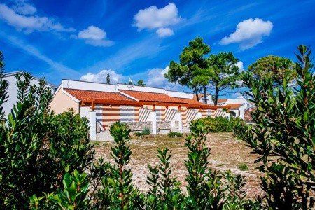Zaton Holiday Resort 3 Star Apartments
