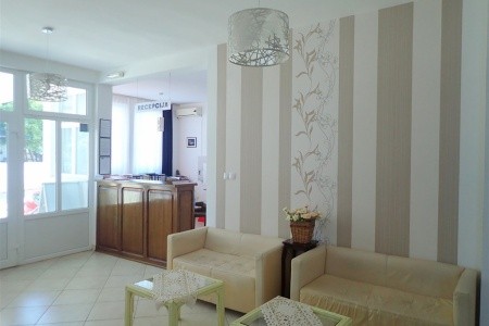 Čierna Hora  El Mar (Kruče) 8 dňový pobyt Polpenzia Letecky Letisko: Viedeň August 2025 (29/08/25- 5/09/25)