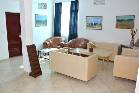 Čierna Hora  El Mar (Kruče) 8 dňový pobyt Polpenzia Letecky Letisko: Viedeň August 2025 (29/08/25- 5/09/25)