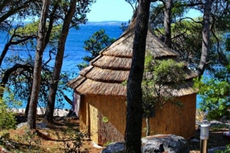 Chorvatsko, Severní Dalmácie, hotel Pine Beach, za 9085Kč