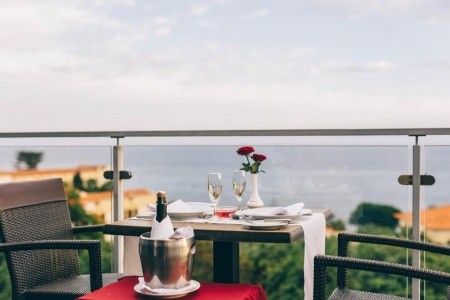 Madeira Funchal Muthu Raga Madeira 10 dňový pobyt Polpenzia Letecky Letisko: Budapešť January 2026 (27/01/26- 5/02/26)