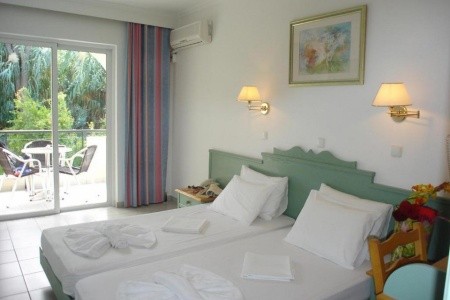 Aparthotel Andromeda