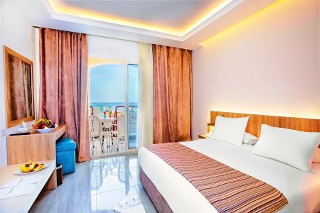 Titanic Beach Spa & Aquapark - 12