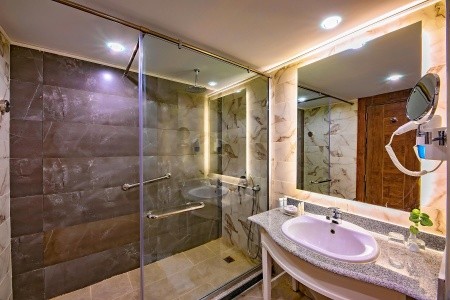 Titanic Beach Spa & Aquapark - 15