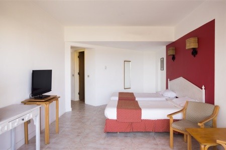 Flamenco Beach & Resort - 14