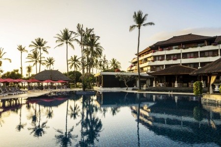 Nusa Dua Beach Hotel & Spa - Bali v listopadu