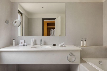 Grécko Kréta Domes Aulus Elounda All-Inclusive Resort Curio Collection By Hilton 11 dňový pobyt Polpenzia Letecky Letisko: Bratislava September 2026 (16/09/26-26/09/26)