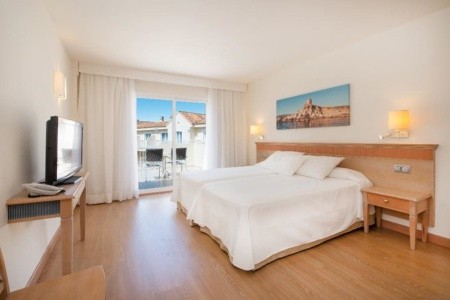 Španielsko Mallorca Iberostar Club Cala Barca 10 dňový pobyt All Inclusive Letecky Letisko: Praha June 2025 ( 1/06/25-10/06/25)