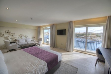 Malta Sliema The Waterfront 5 dňový pobyt Raňajky Letecky Letisko: Viedeň July 2026 ( 1/07/26- 5/07/26)