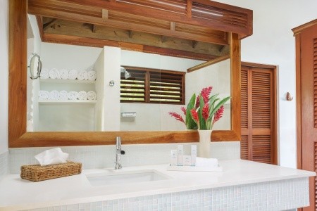 Couples Swept Away - 40