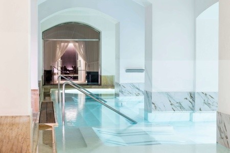 Česká republika Praha a okolie Carlo IV Prague 4 dňový pobyt Raňajky Vlastná November 2026 (26/11/26-29/11/26)