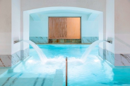 Česká republika Praha a okolie Carlo IV Prague 4 dňový pobyt Raňajky Vlastná November 2026 (26/11/26-29/11/26)