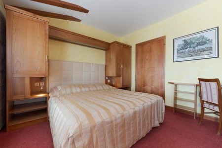 Chorvátsko Omiš Villa Rajski Dvor 11 dňový pobyt Raňajky Letecky Letisko: Praha October 2025 ( 2/10/25-12/10/25)