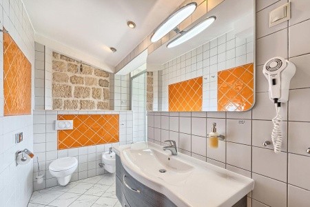 Chorvátsko Omiš Villa Rajski Dvor 11 dňový pobyt Raňajky Letecky Letisko: Praha October 2025 ( 2/10/25-12/10/25)