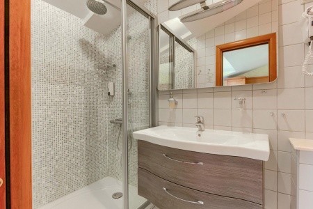 Chorvátsko Omiš Villa Rajski Dvor 11 dňový pobyt Raňajky Letecky Letisko: Praha October 2025 ( 2/10/25-12/10/25)