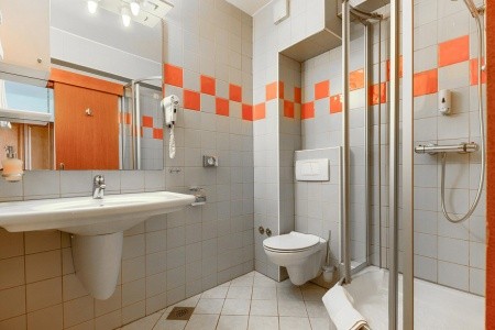 Chorvátsko Omiš Villa Rajski Dvor 11 dňový pobyt Raňajky Letecky Letisko: Praha October 2025 ( 2/10/25-12/10/25)